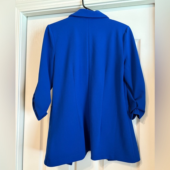 Striking Blue Relaxed Fit Blazer with Ruched Sleeves - Picture 2 of 3